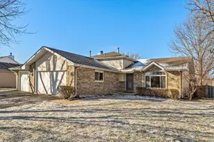 431 Badger Ln, Oswego, IL 60543 - Photo 1