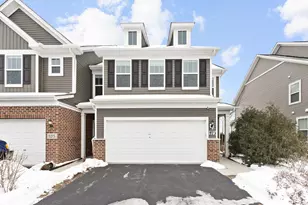 573 Watercress Dr, Aurora, IL 60504 - Photo 2
