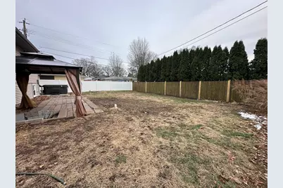 305 W Miller Road, Sterling, IL 61081 - Photo 20