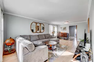 2720 W 97th St, Evergreen Park, IL 60805 - Photo 2