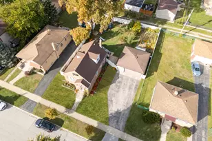 2720 W 97th St, Evergreen Park, IL 60805 - Photo 34