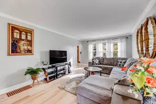 2720 W 97th St, Evergreen Park, IL 60805 - Photo 4