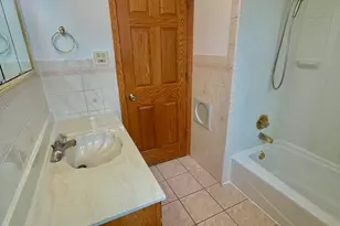 10519 S Ave E, Chicago, IL 60617 - Photo 8