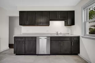 240 Westgate Ave, Chicago Heights, IL 60411 - Photo 8