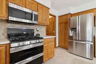 818 Wescott Rd, Bolingbrook, IL 60440 - Photo 12