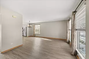 2477 Smithfield Ct, Aurora, IL 60503 - Photo 4