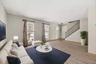 2477 Smithfield Ct, Aurora, IL 60503 - Photo 2