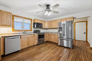 3326 Hayes Rd, Steward, IL 60553 - Photo 6