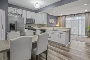 2332 Flagstone Ln, Carpentersville, IL 60110 - Photo 6