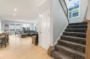 580 Francesca Ln, Roselle, IL 60172 - Photo 2