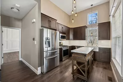 651 W Georgian Court, Addison, IL 60101 - Photo 8