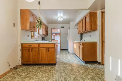 8849 S Paxton Avenue, Chicago, IL 60617 - Photo 14