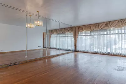 8849 S Paxton Avenue, Chicago, IL 60617 - Photo 8