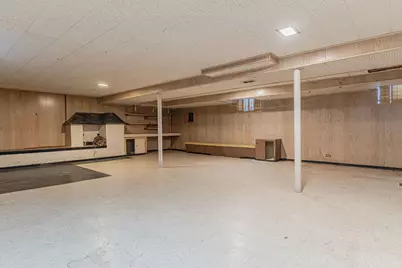 8849 S Paxton Avenue, Chicago, IL 60617 - Photo 34