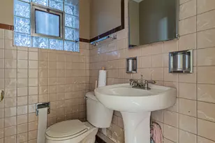 8849 S Paxton Ave, Chicago, IL 60617 - Photo 30