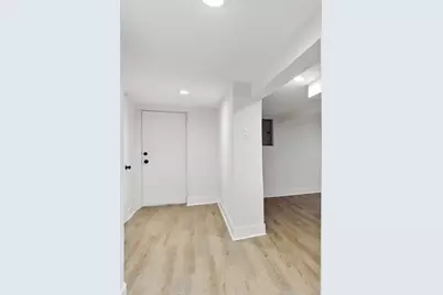 8235 S Woodlawn Avenue, Chicago, IL 60619 - Photo 16