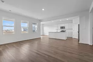 310 Astor Ct, Elgin, IL 60124 - Photo 38