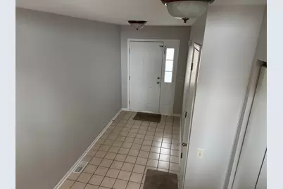 924 Windstone Court #924, Lake in the Hills, IL 60156 - Photo 4