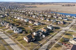 2408 Moutray Ln, North Aurora, IL 60542 - Photo 50