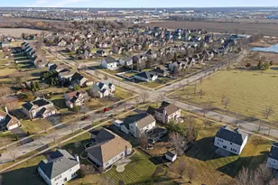 2408 Moutray Ln, North Aurora, IL 60542 - Photo 46