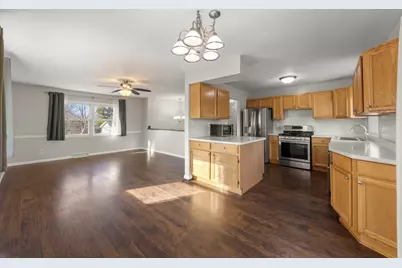 1614 Lucylle Avenue, Saint Charles, IL 60174 - Photo 6