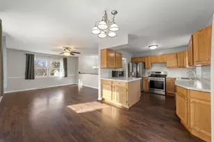 1614 Lucylle Ave, Saint Charles, IL 60174 - Photo 6