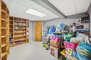 2578 Crestview Dr, Aurora, IL 60502 - Photo 36