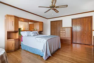 8832 Pleasant Ave, Hickory Hills, IL 60457 - Photo 18