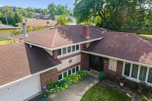 8832 Pleasant Ave, Hickory Hills, IL 60457 - Photo 4