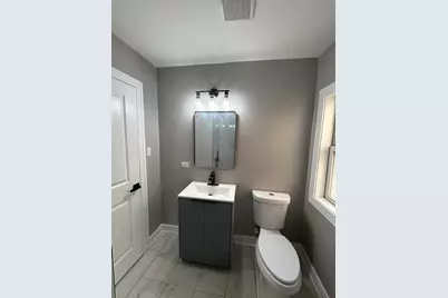 8916 S Merrill Avenue, Chicago, IL 60617 - Photo 6