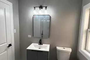 8916 S Merrill Ave, Chicago, IL 60617 - Photo 6