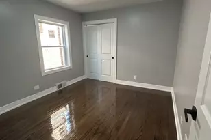 8916 S Merrill Ave, Chicago, IL 60617 - Photo 4