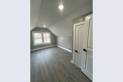 8916 S Merrill Avenue, Chicago, IL 60617 - Photo 8