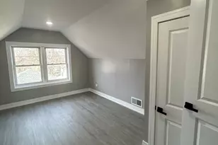 8916 S Merrill Ave, Chicago, IL 60617 - Photo 8