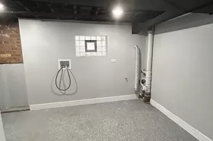 8916 S Merrill Ave, Chicago, IL 60617 - Photo 18