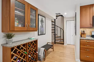 700 W Cornelia Ave, Chicago, IL 60657 - Photo 10