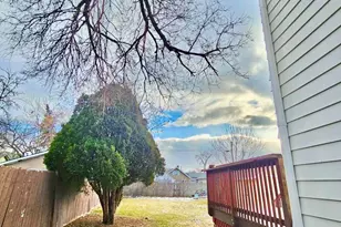 747 Delius St, Aurora, IL 60505 - Photo 40