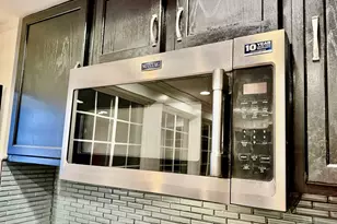 747 Delius St, Aurora, IL 60505 - Photo 18