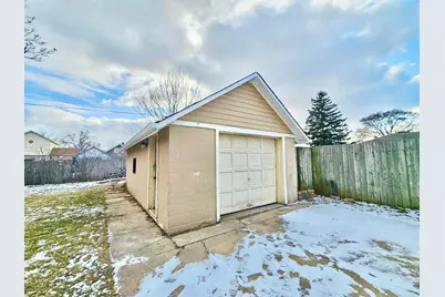 747 Delius Street, Aurora, IL 60505 - Photo 2