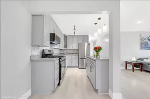 1126 S New Wilke Rd, Arlington Heights, IL 60005 - Photo 10