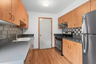 2404 Danbury Dr, Woodridge, IL 60517 - Photo 8