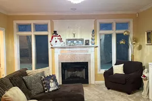 649 Roxbury Rd, Rockford, IL 61107 - Photo 8