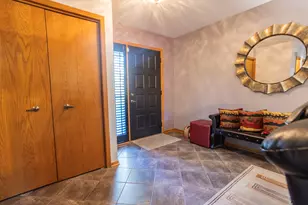 3038 Candlewood Ct, Flossmoor, IL 60422 - Photo 2