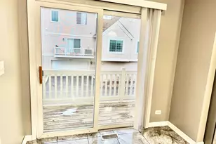 2452 Daybreak Ct, Elgin, IL 60123 - Photo 4