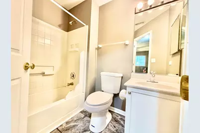 2452 Daybreak Court #2452, Elgin, IL 60123 - Photo 12