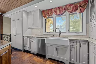 921 S Batavia Avenue, Geneva, IL 60134 - Photo 12