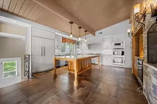 921 S Batavia Ave, Geneva, IL 60134 - Photo 16