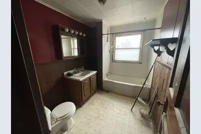 203 E Washington Street, Avon, IL 61415 - Photo 12