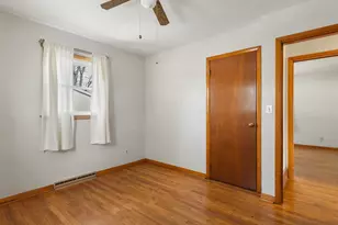 205 N Seward St, Winnebago, IL 61088 - Photo 18