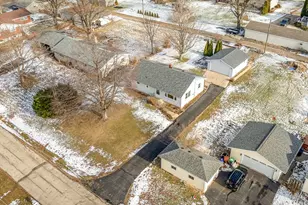 205 N Seward St, Winnebago, IL 61088 - Photo 32